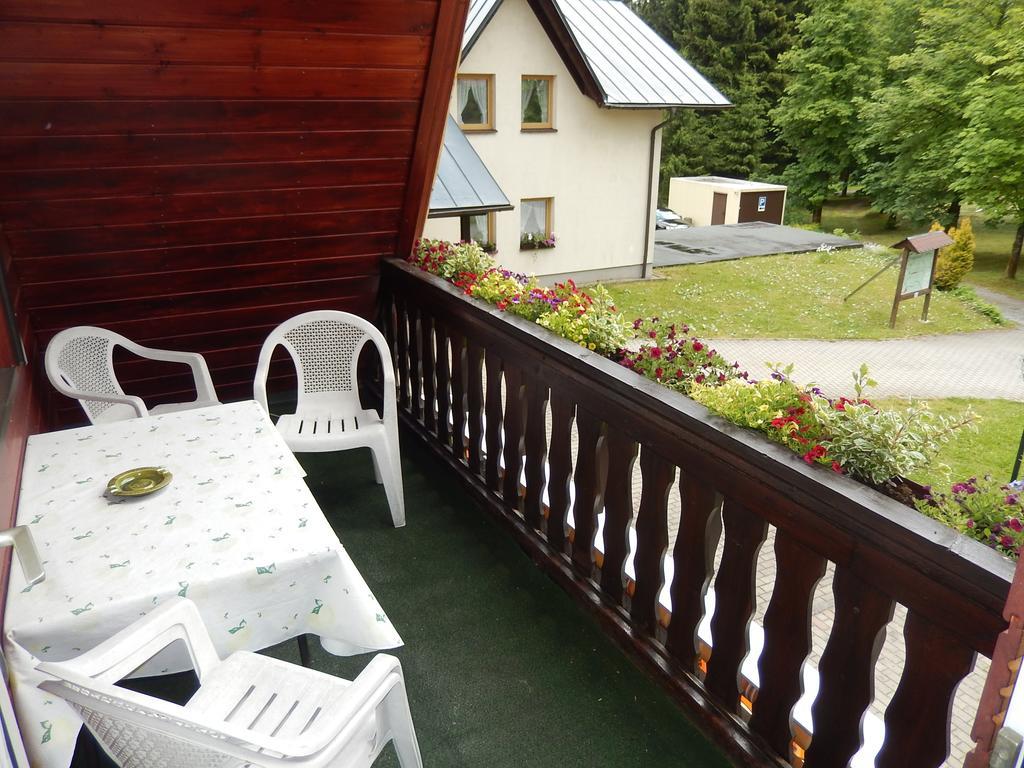Hotel-Pension Rennsteighutte Фрауенвальд Екстер'єр фото